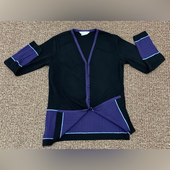 Women’s Small Petite EXCLUSIVELY MISOOK Color Block Button Front Cardigan - Picture 3 of 9